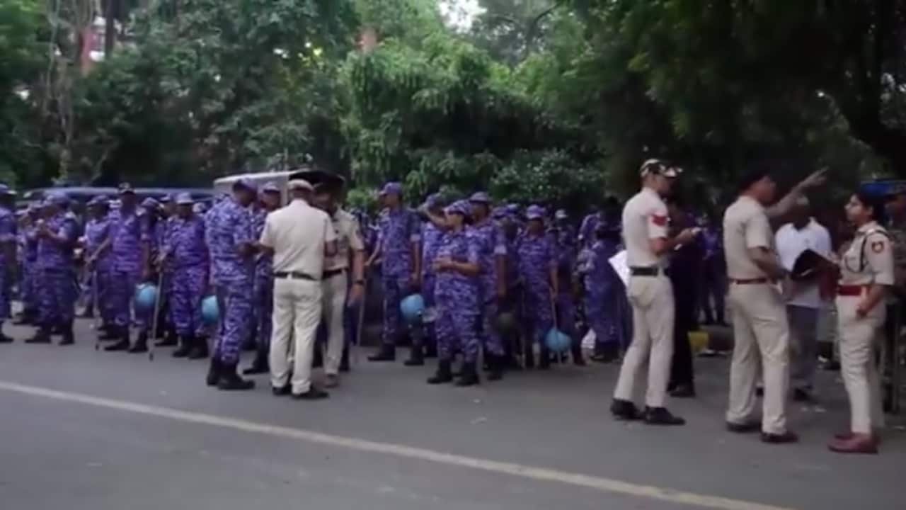 Delhi Tightens Security At Jantar Mantar, Imposes Prohibitory Orders Ahead Of Parliament March