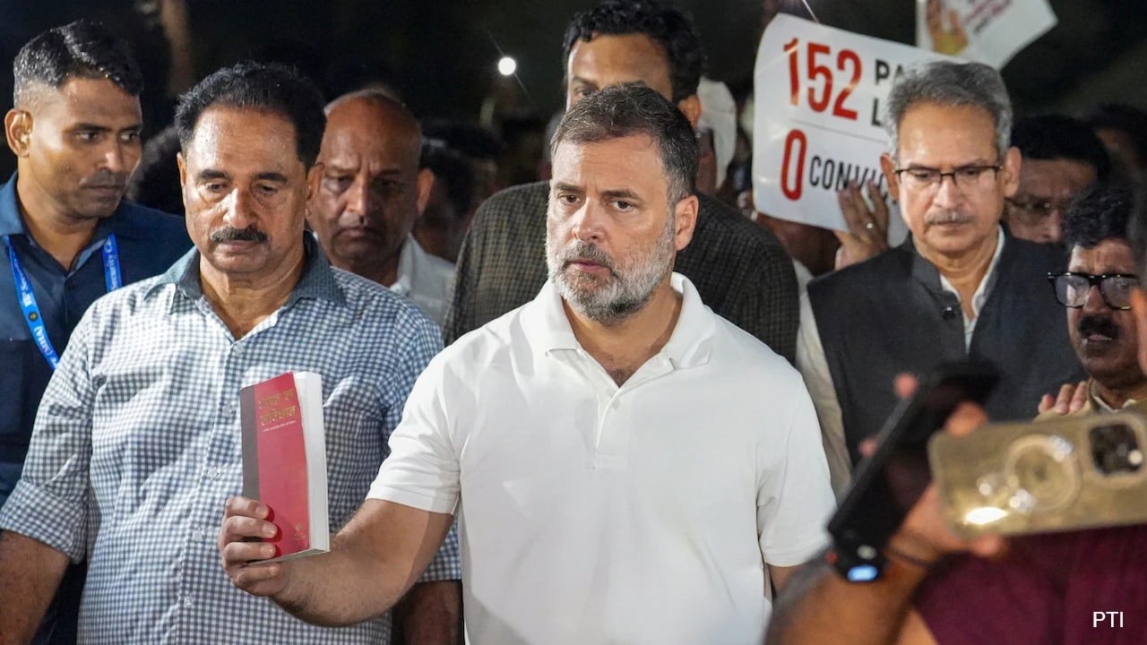 Rahul Gandhi, Opposition MPs Protest At Gandhi Smriti To Support Students