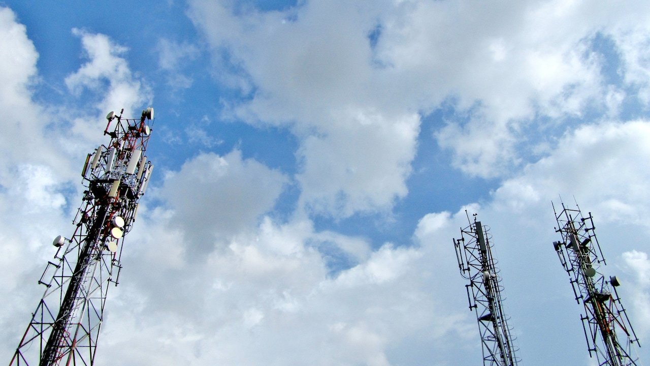 Indus Towers Q1 Results: Profit Flat As Margins Narrow; Revenue Up 5%
