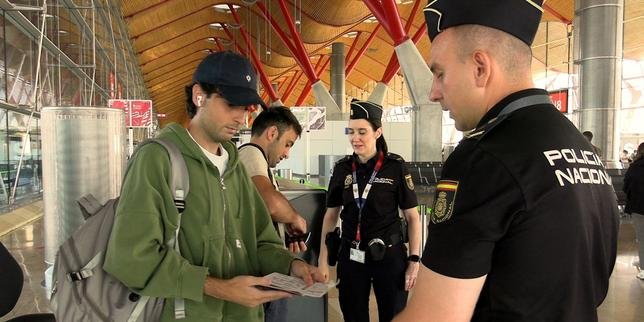 Spain starts border checks on Italy after migrant row