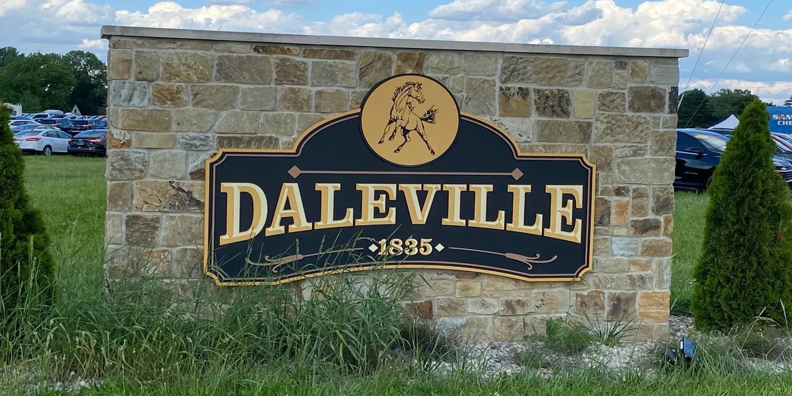 Nine-hour standoff in Daleville ends with man's arrest