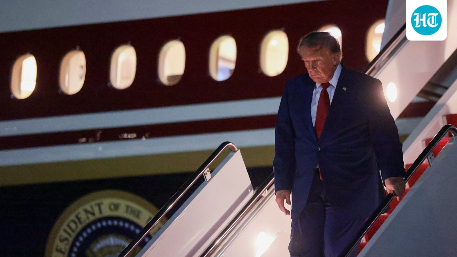 Trump's secret plane swap echoes Clinton's 2000 Pakistan ruse: Why this time the press was kept in the dark